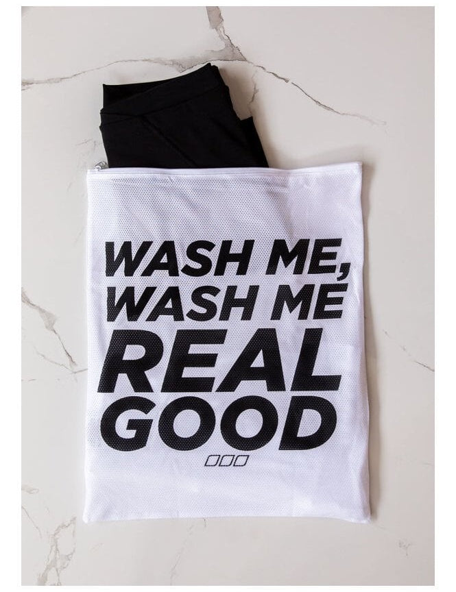 lorna-jane-wash-me-real-good-wash-bag-p1873-12249_medium_a62bfe8a-c6cb-4acf-9e39-22184514bd5f.jpg
